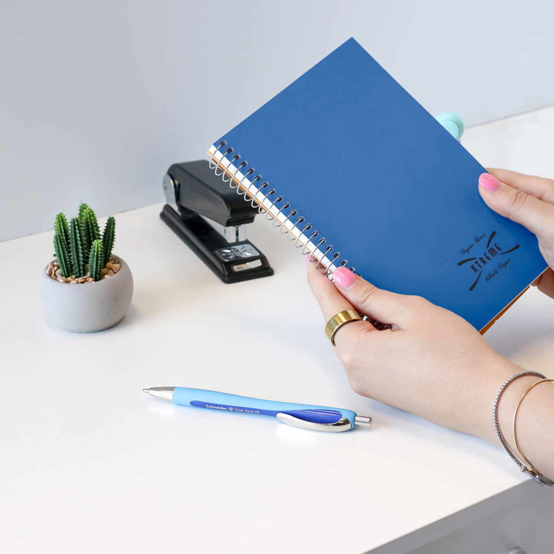 Xtreme White Notebook 33502