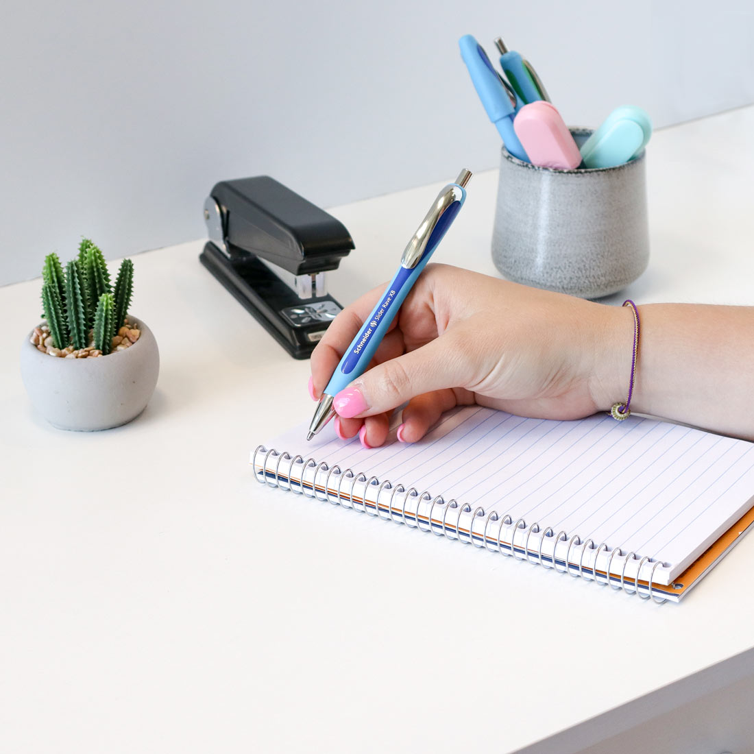 Xtreme White Notebook 33502