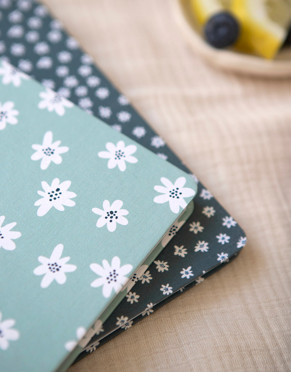 Letts Daisies Planner 2025-2026 #color_mint