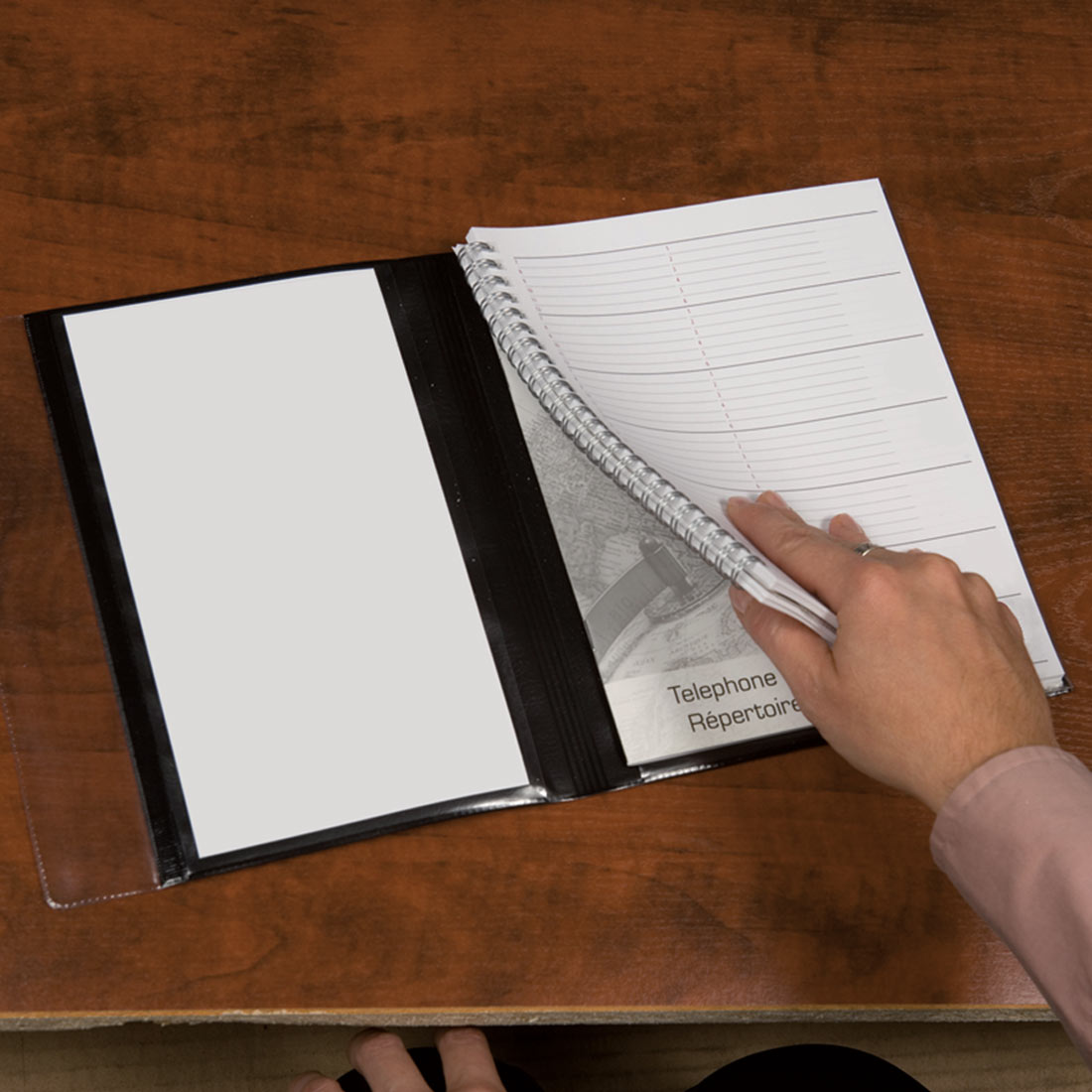 Brownline Pre-Vu™ Weekly Planner 2026, Tri-Fold Cover, Black CB920.BLK-26